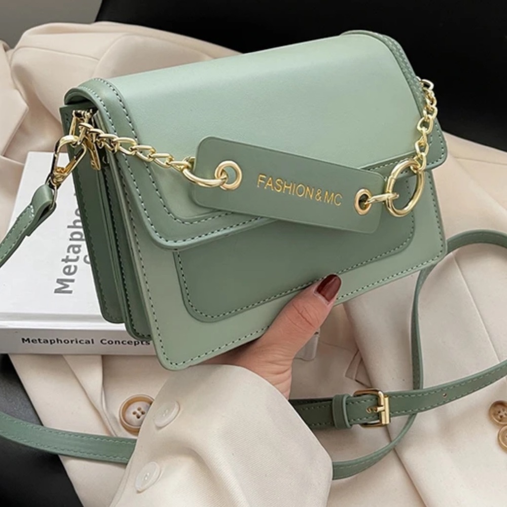 Mini Letter Graphic Chain Decor Flap
Square Bag